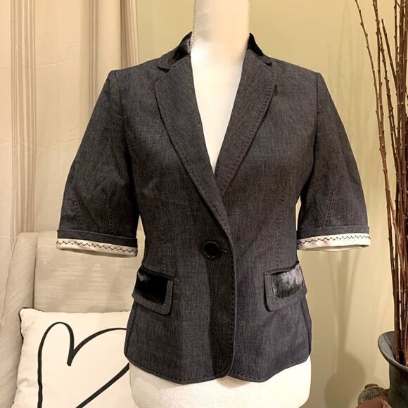 BCBGMaxAzria Jackets & Blazers - BCBG MAXAZRIA Rayon/Silk Blazer 🖤